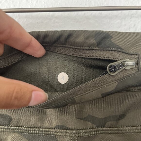 Lululemon Leggings Womens 4 Green Camo Cropped Gym Athletic Yoga - Picture 4 of 6